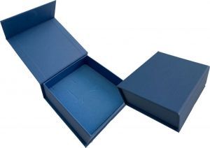 Картонная коробочка для украшений DP4 9х9 (разные цвета)